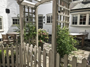 Courtyard Cottages Lymington